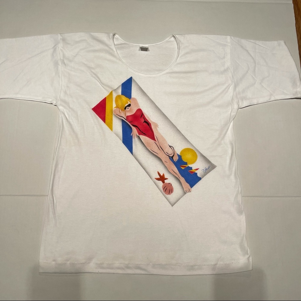 Vintage Shirt Girl in a Beach - Picture 10 of 11